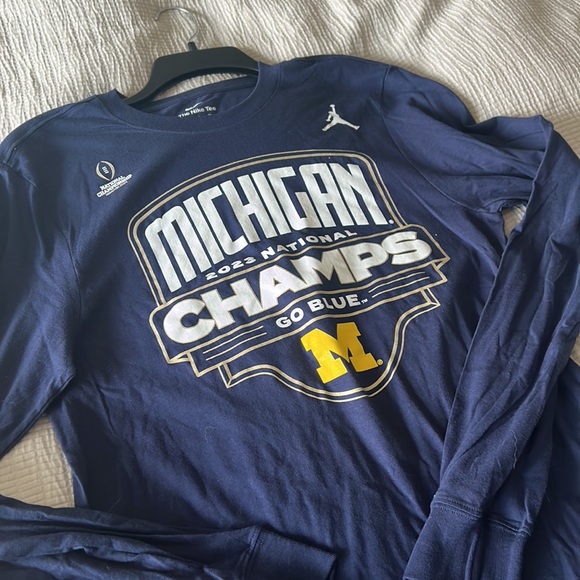 Michigan wolverines long sleeve tee - Picture 2 of 6